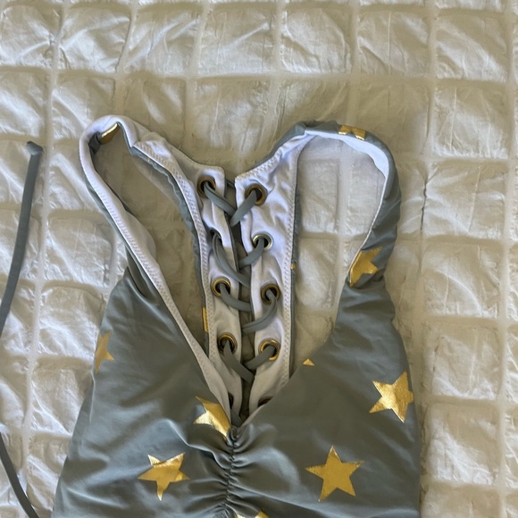 O'Neill Gray and Gold Swimsuit - Picture 5 of 9